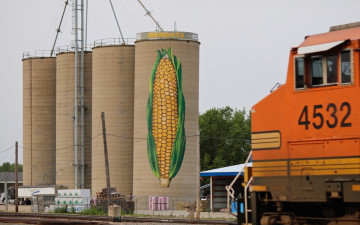 Upcycled & Repurposed Silos to Visit in Illinois | Enjoy Illinois