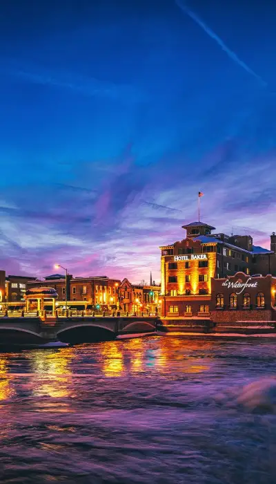 Waterfront at Saint Charles during sunset.