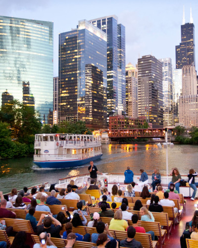People on a sightseeing boat on the Chicago River